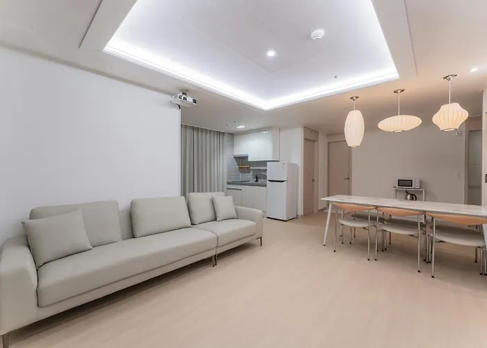 Marant Station Aparthotel