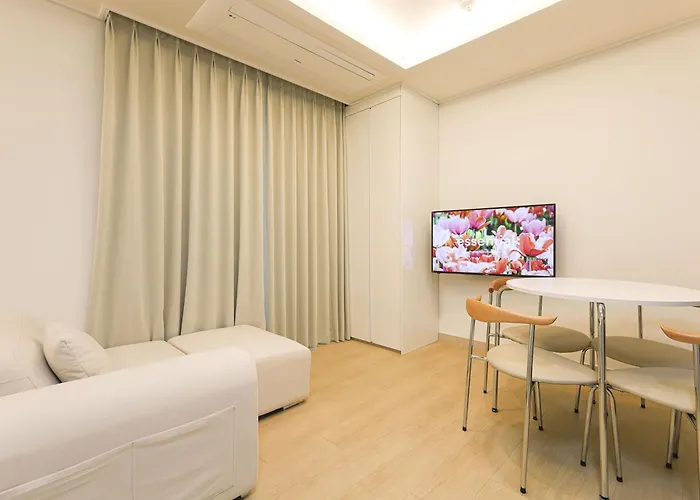 Marant Station Aparthotel